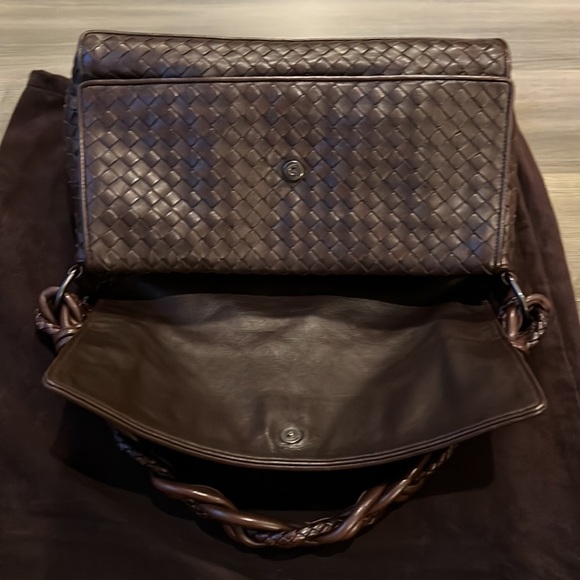 Bottega Veneta intrecciato leather shoulder bag dark brown, suede lining. - Picture 7 of 16